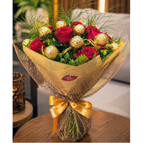 Buquê 8 Rosas e 8 Ferreros