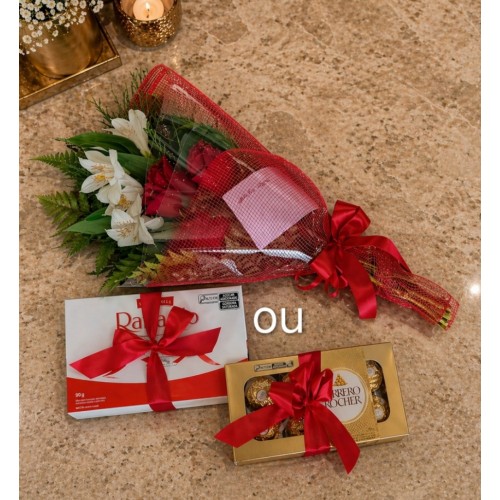 Ramalhete 3 Rosas e Ferrero ou Raffaello 