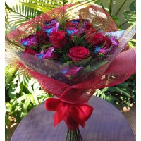 Buquê 12 Rosas e 12 Sonho de Valsa